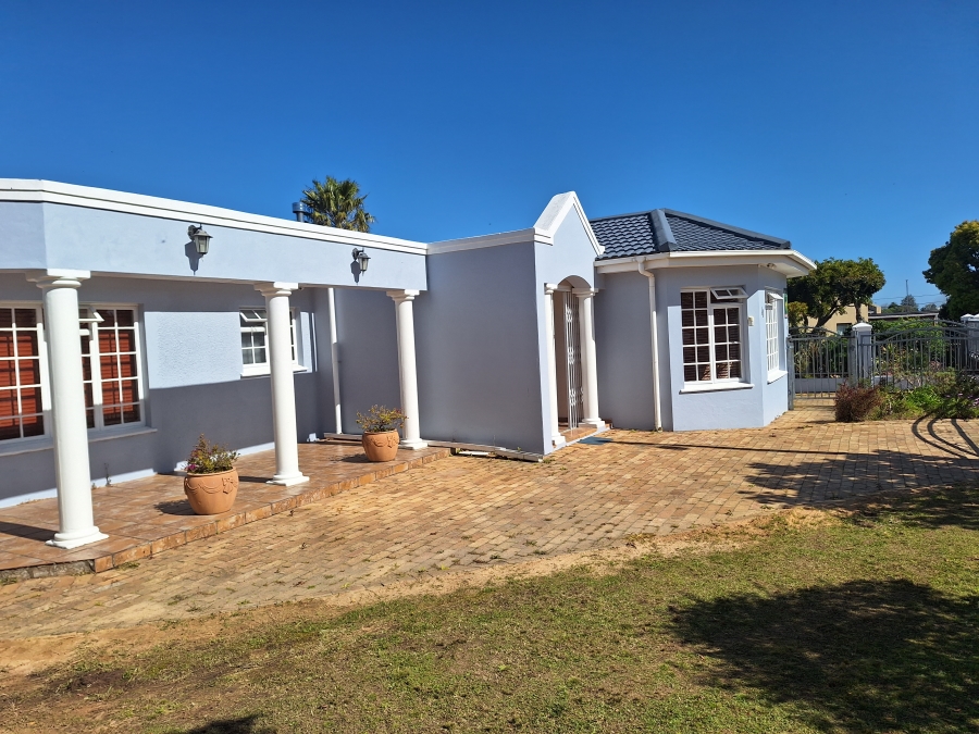 3 Bedroom Property for Sale in Levallia Western Cape